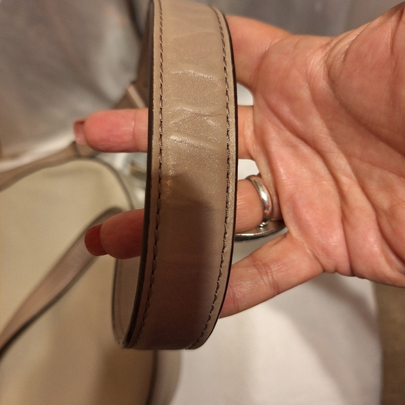 Michael Kors Elsey gray leather saddle bag crossbody with Tassels 10x8 euc - Picture 6 of 13